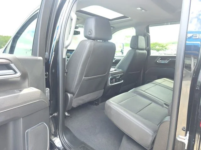 Used 2025 Black Chevrolet LTZ image 30