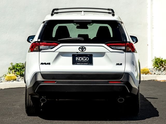 Used 2025 Ice Cap Toyota XLE image 8