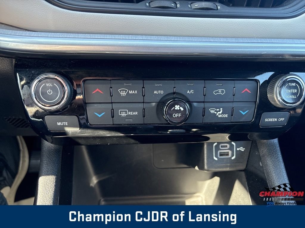 Used 2025 Bright White Clearcoat Jeep Limited image 26