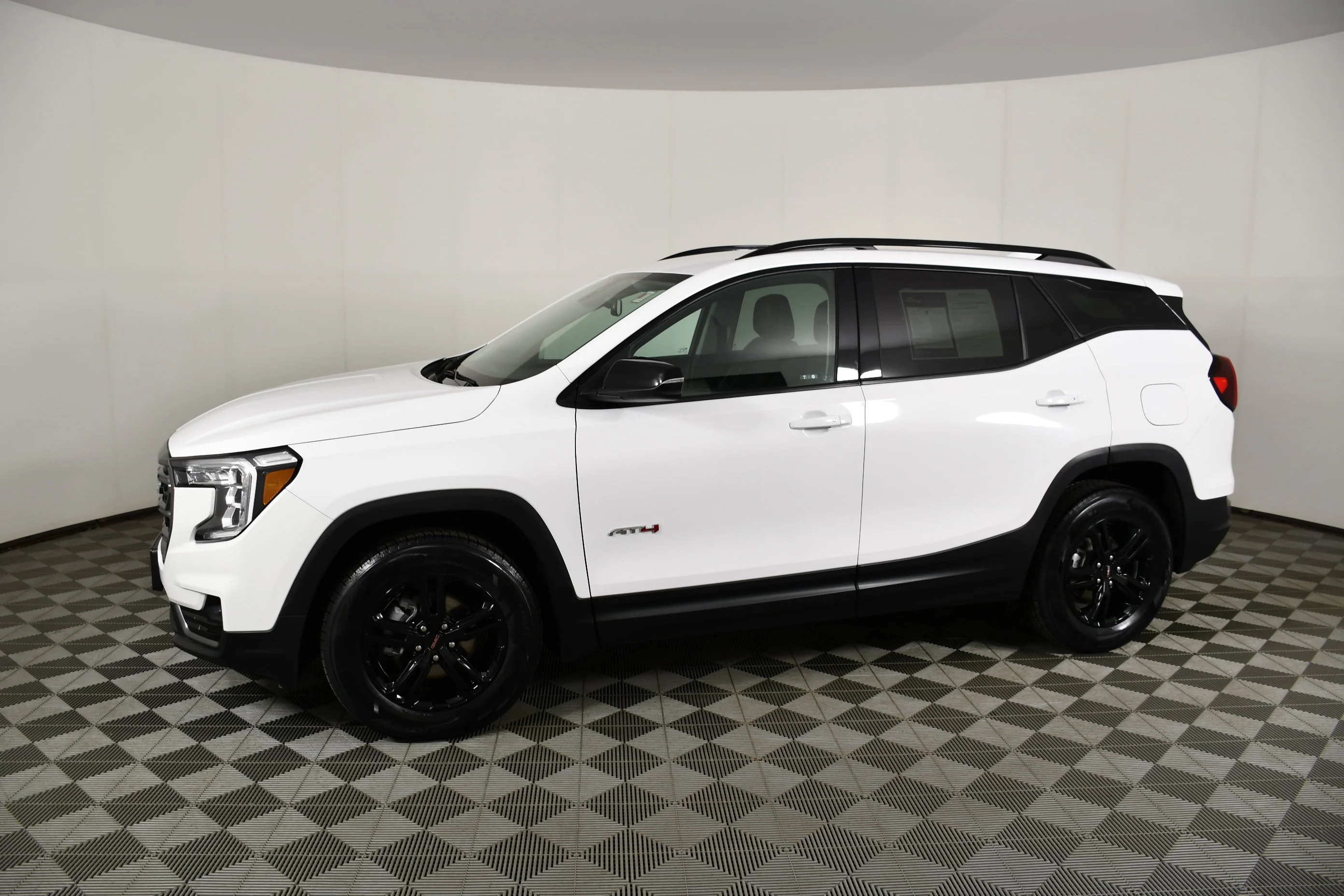 Used 2024 Summit White GMC AT4 image 9