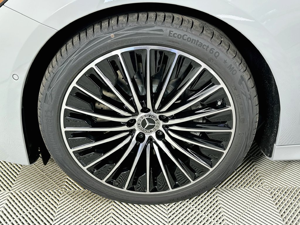 New 2027 MANUFAKTUR Alpine Grey Mercedes-Benz E 450 image 32