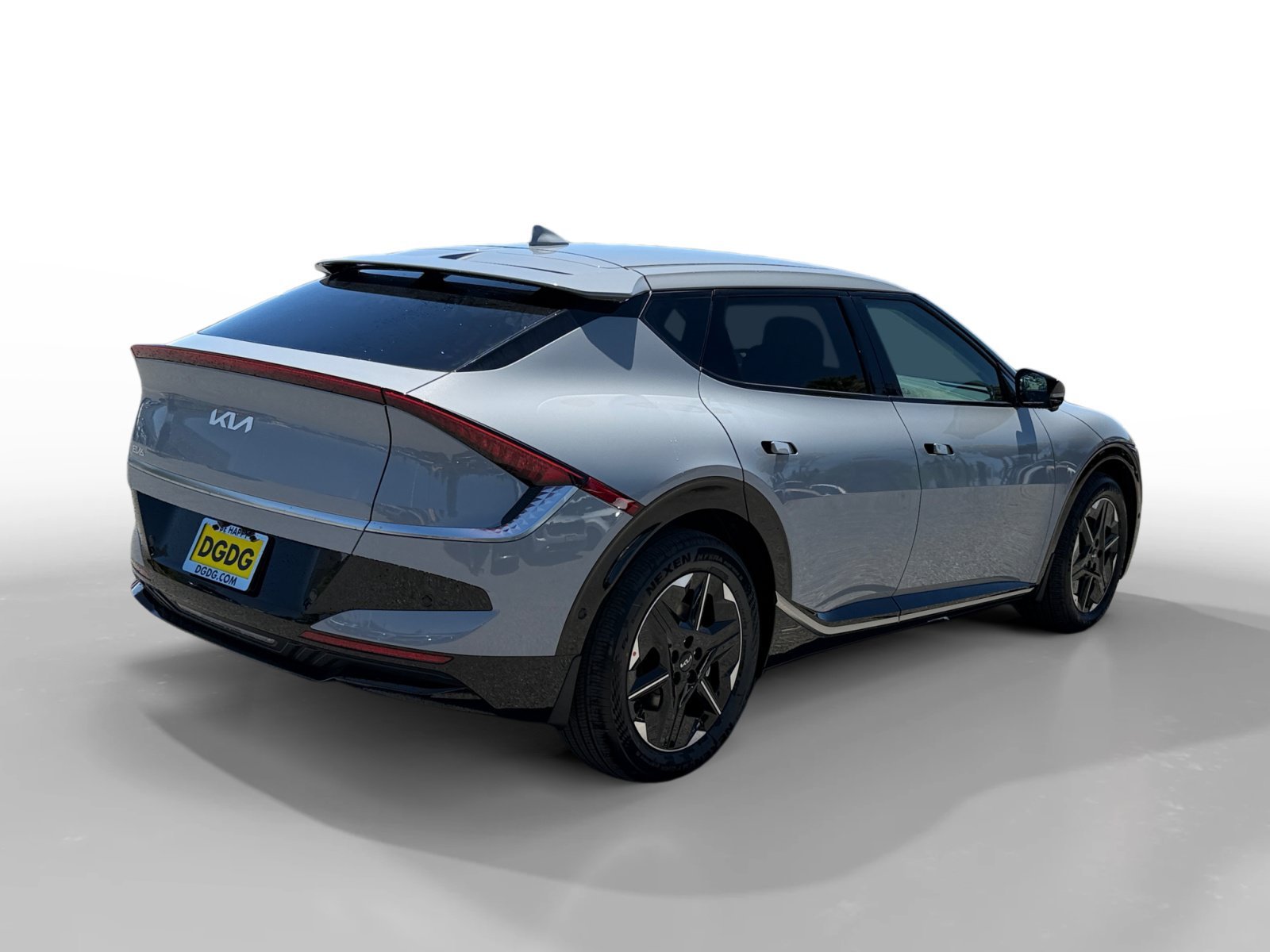 New 2026 Wolf Gray Kia WIND image 5