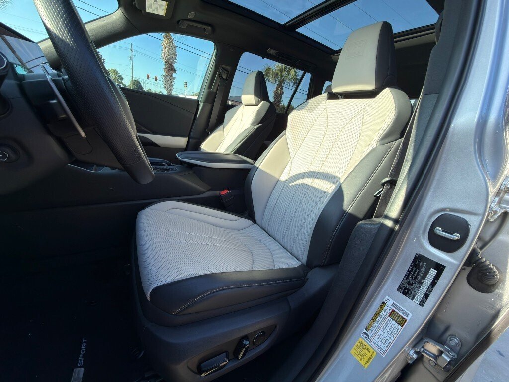 Certified Used 2025 CELESTIAL SILVER Lexus F SPORT Handling image 11