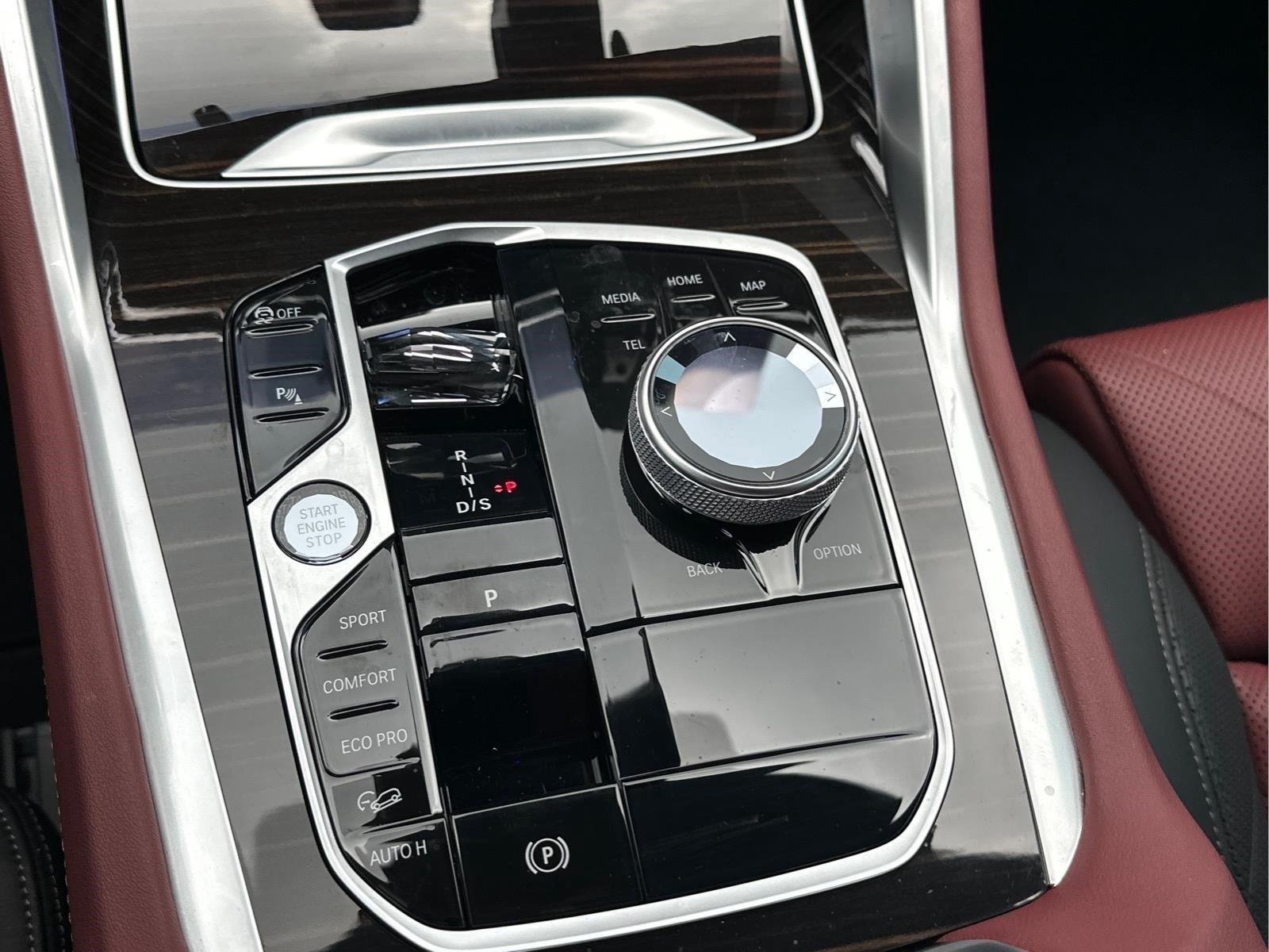 Used 2025  BMW M60i image 31