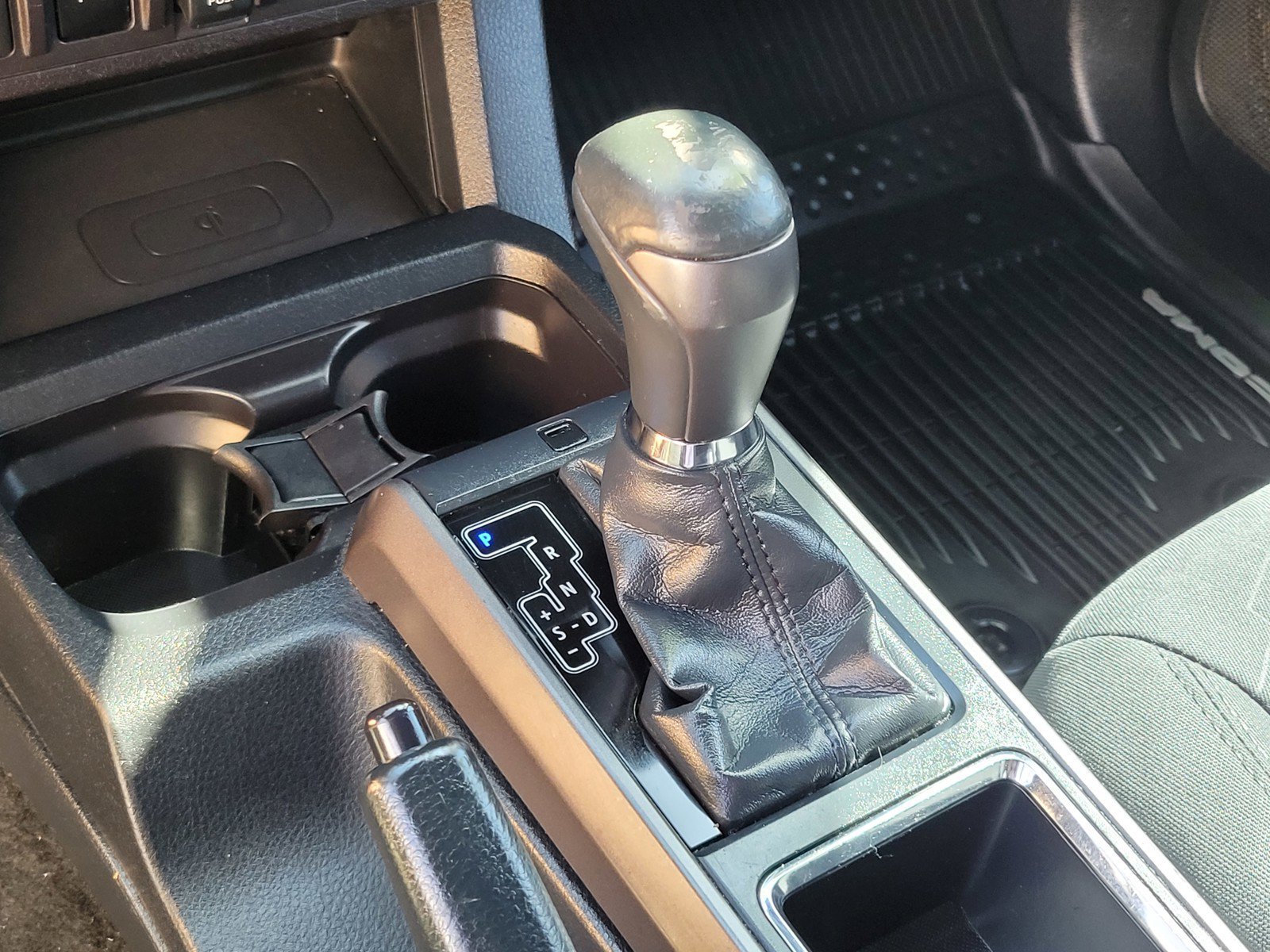 Used 2019  Toyota  image 22