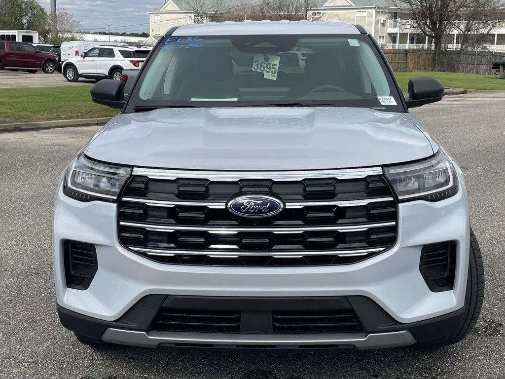 New 2026 Space White Metallic Ford Active 100A image 8