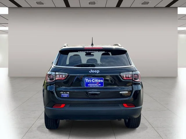 Used 2025 Black Jeep Latitude image 4