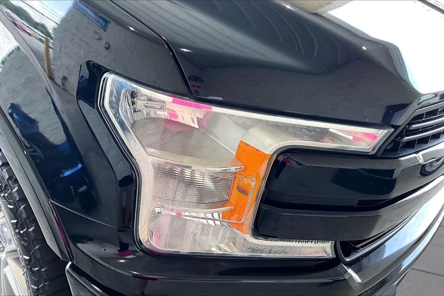Used 2018 Shadow Black Ford LARIAT image 27