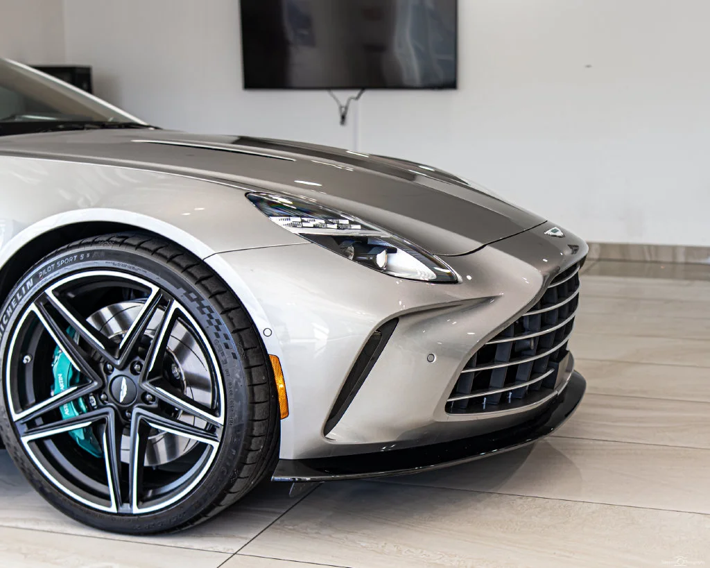 Used 2025 Silver Aston Martin Base image 3