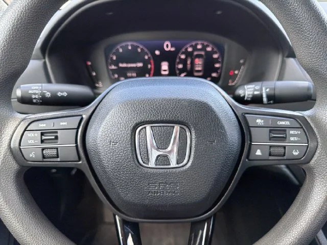 Used 2025  Honda SE image 29