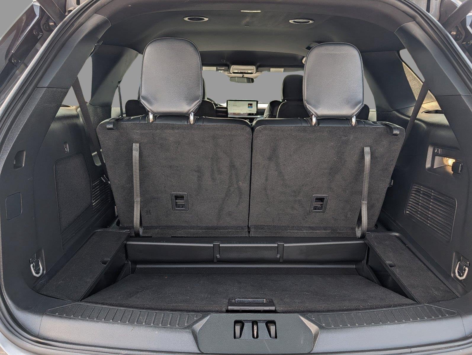 Used 2025 Carbonized Gray Ford ST-Line image 31