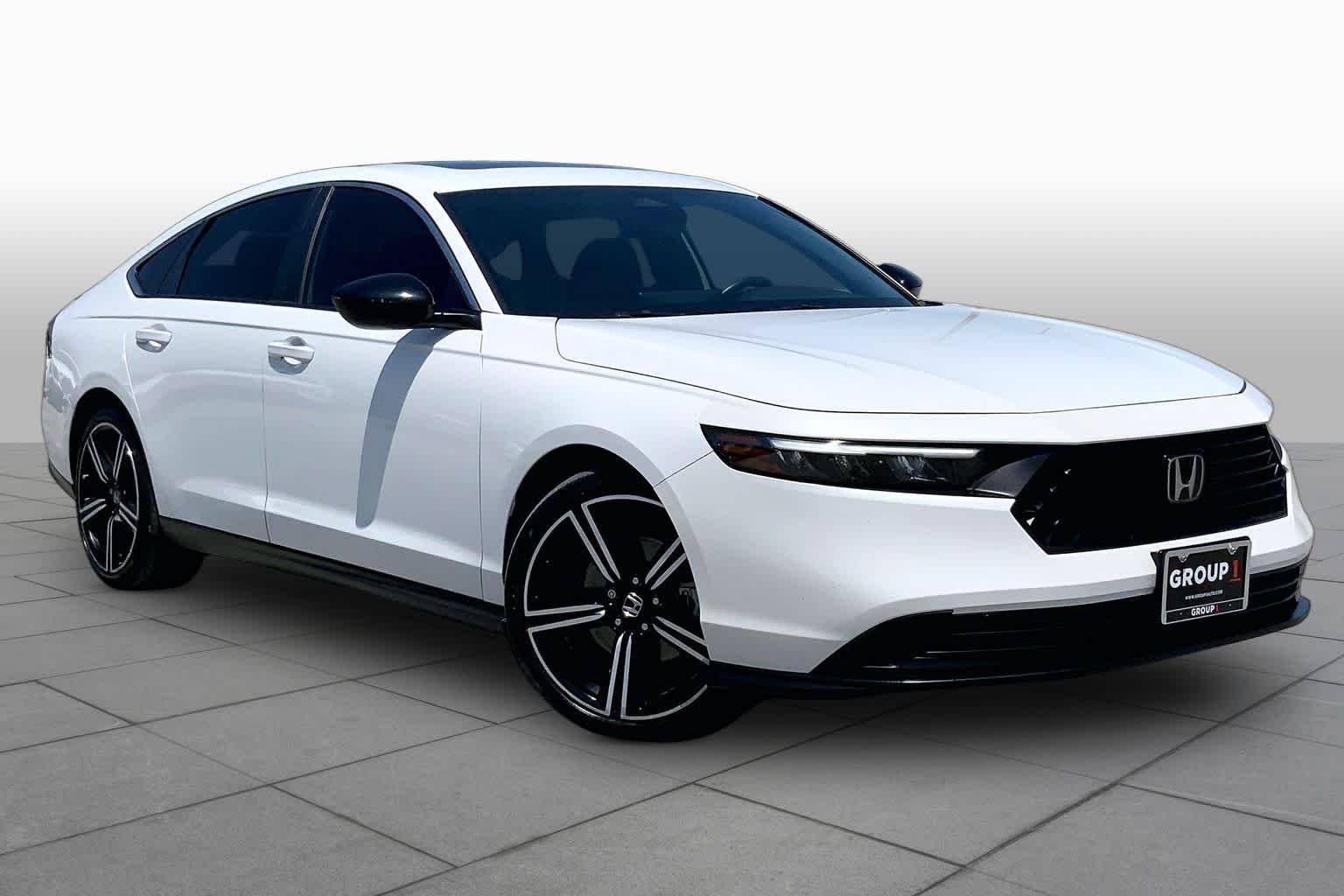 Used 2023 Platinum White Pearl Honda Sport image 3
