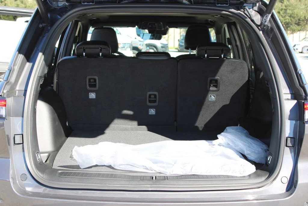 New 2026 Baltic Gray Metallic Clear-Coat Exterior Paint Jeep Laredo image 32