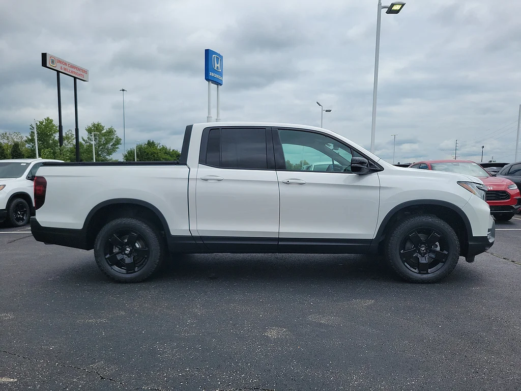 New 2026 Platinum White Pearl Honda Black Edition image 21
