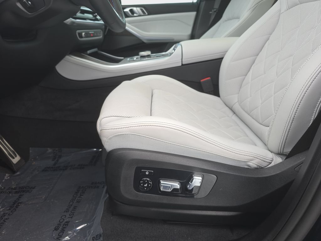 Certified Used 2025 Carbon Black Metallic BMW M60i image 22