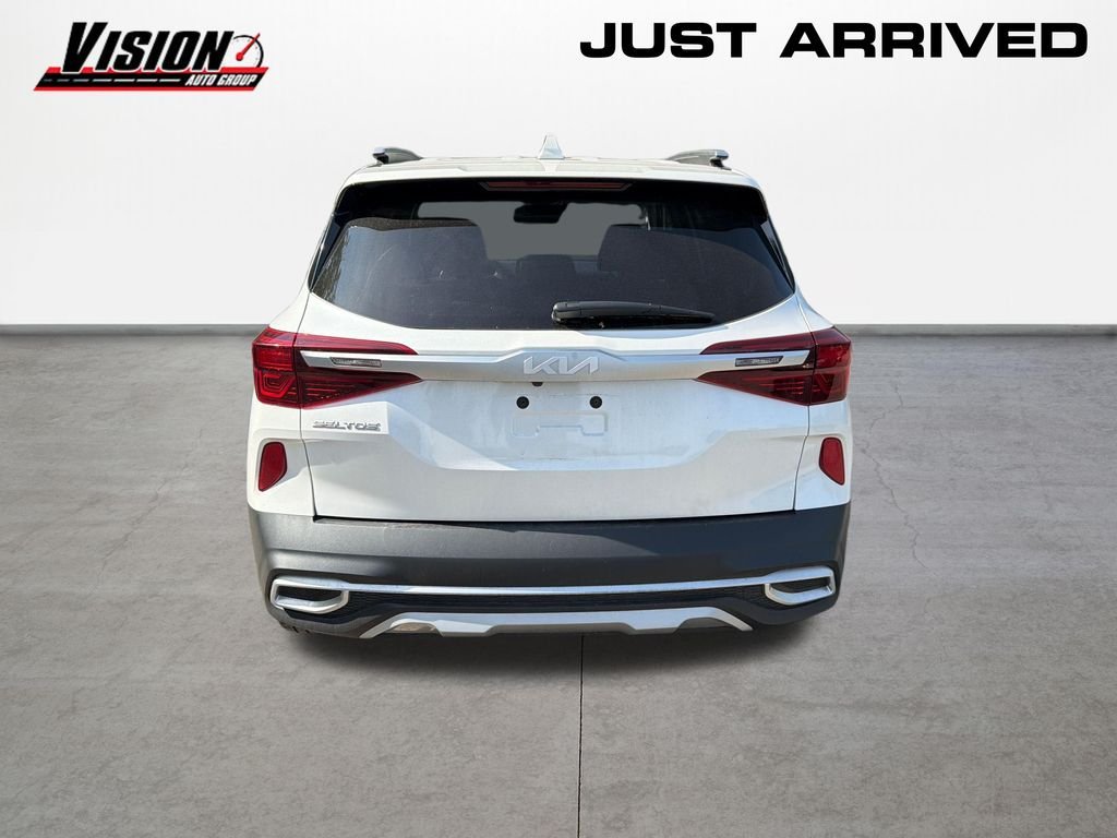Used 2022 White Kia SX image 6