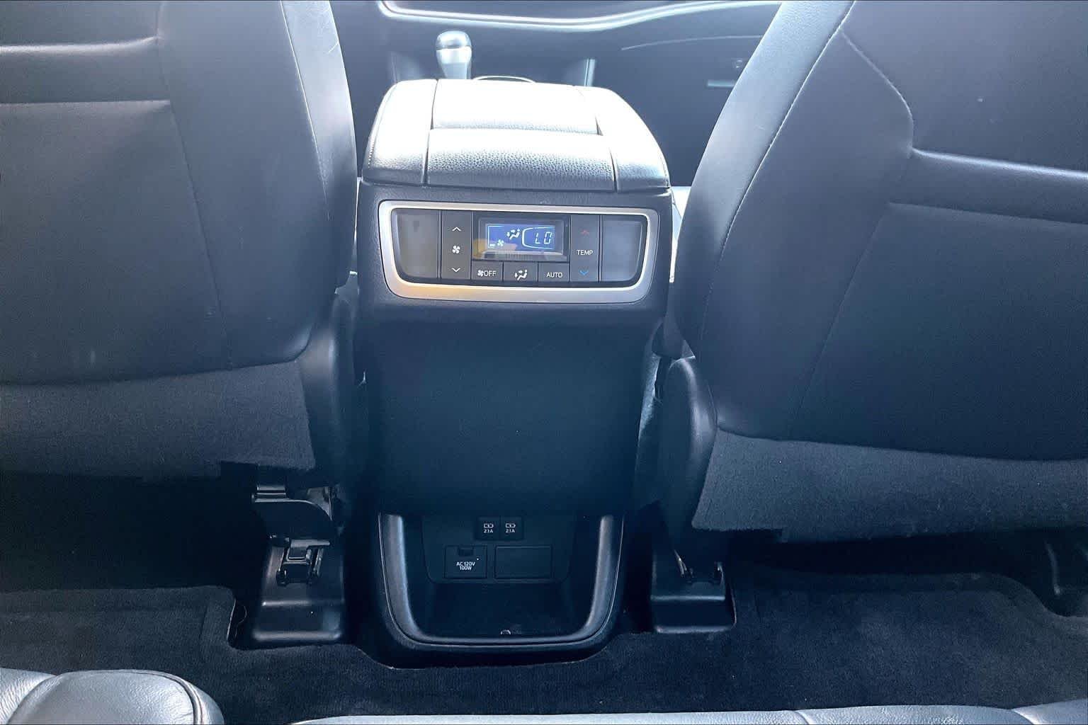 Used 2018 Blizzard Pearl Toyota XLE image 34