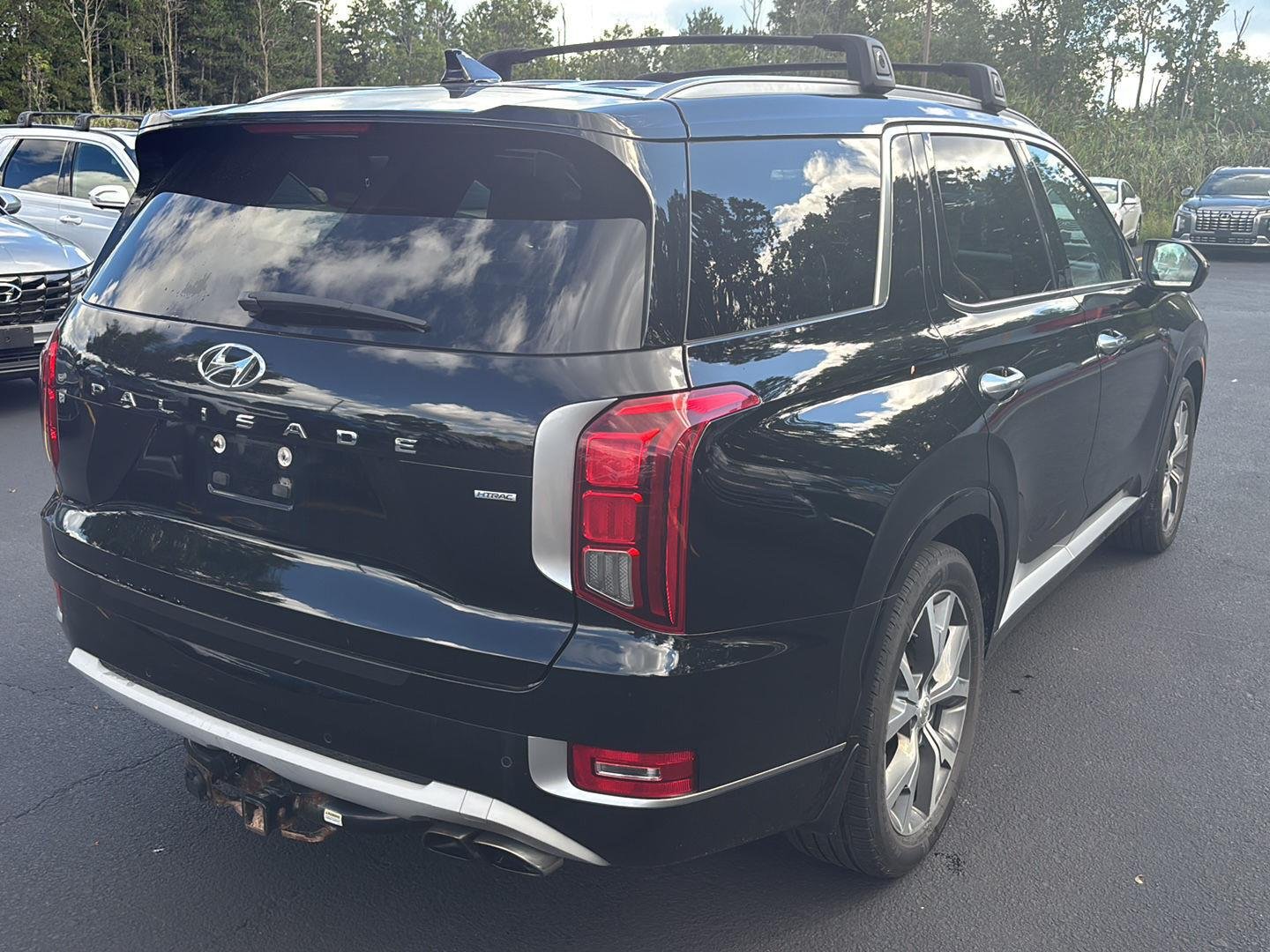 Used 2022 Abyss Black Pearl Hyundai Limited image 6