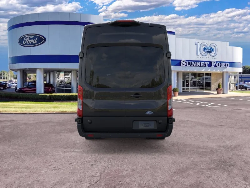 New 2026 Agate Black Metallic Ford XLT image 5