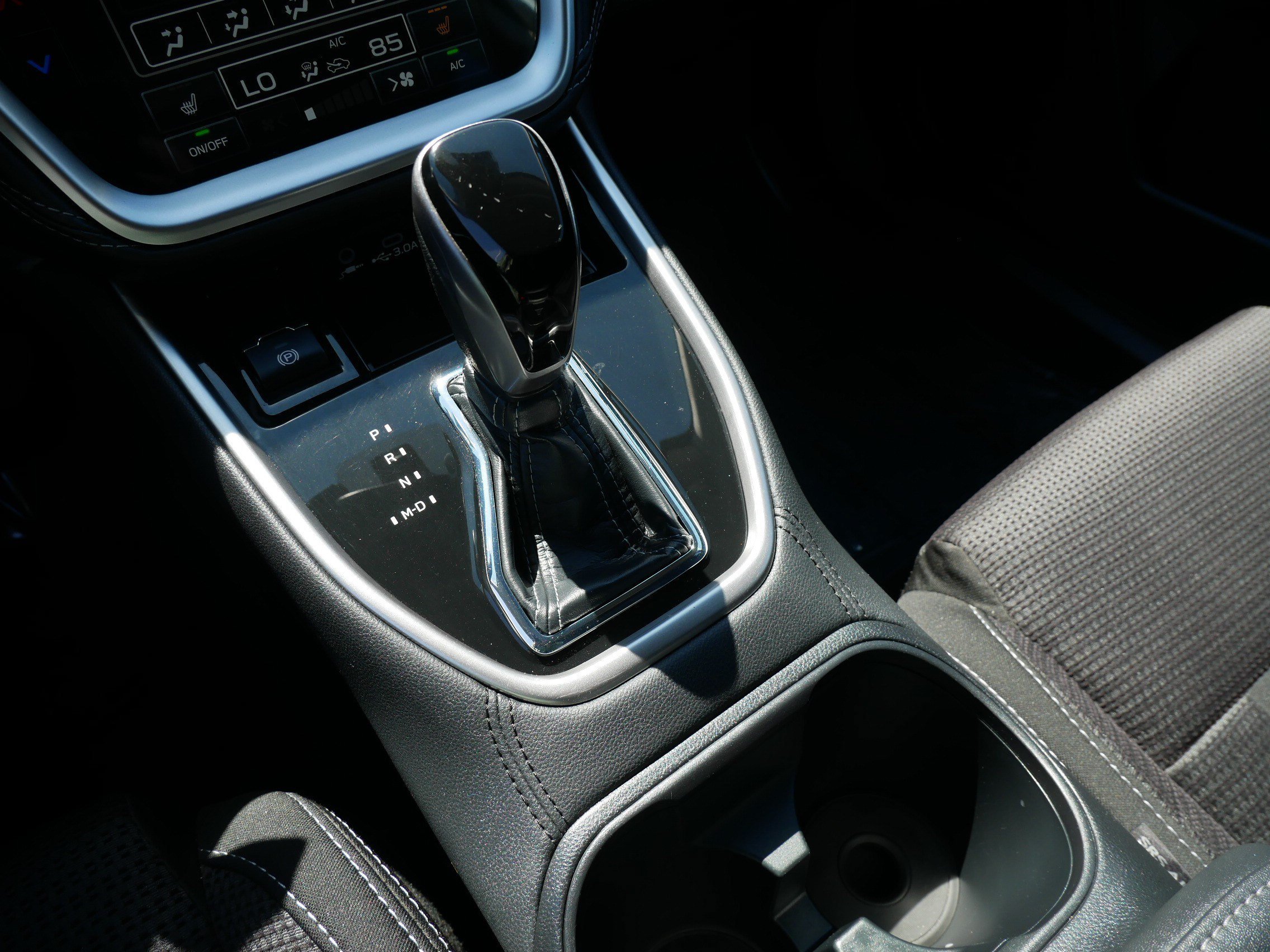 Used 2025 Ice Silver Metallic Subaru Premium image 24