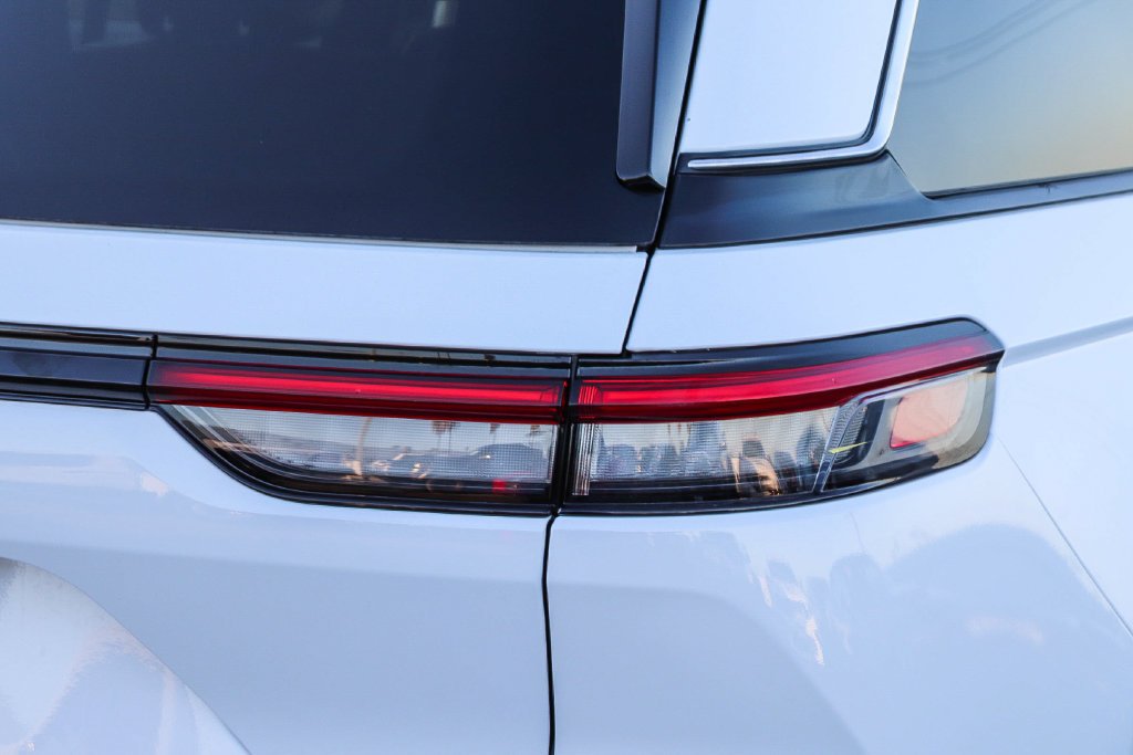 Used 2024 Bright White Clearcoat Jeep Limited image 10