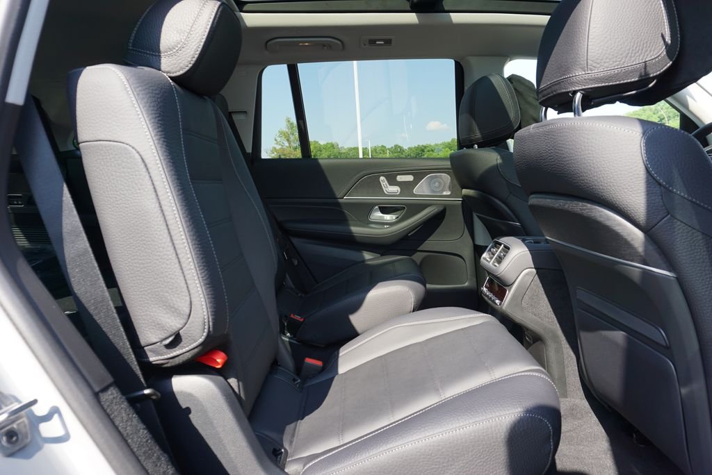 New 2026 MANUFAKTUR Alpine Grey Mercedes-Benz GLS 450 image 42