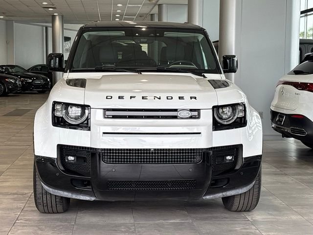 Used 2024 White Land Rover X-Dynamic SE image 46