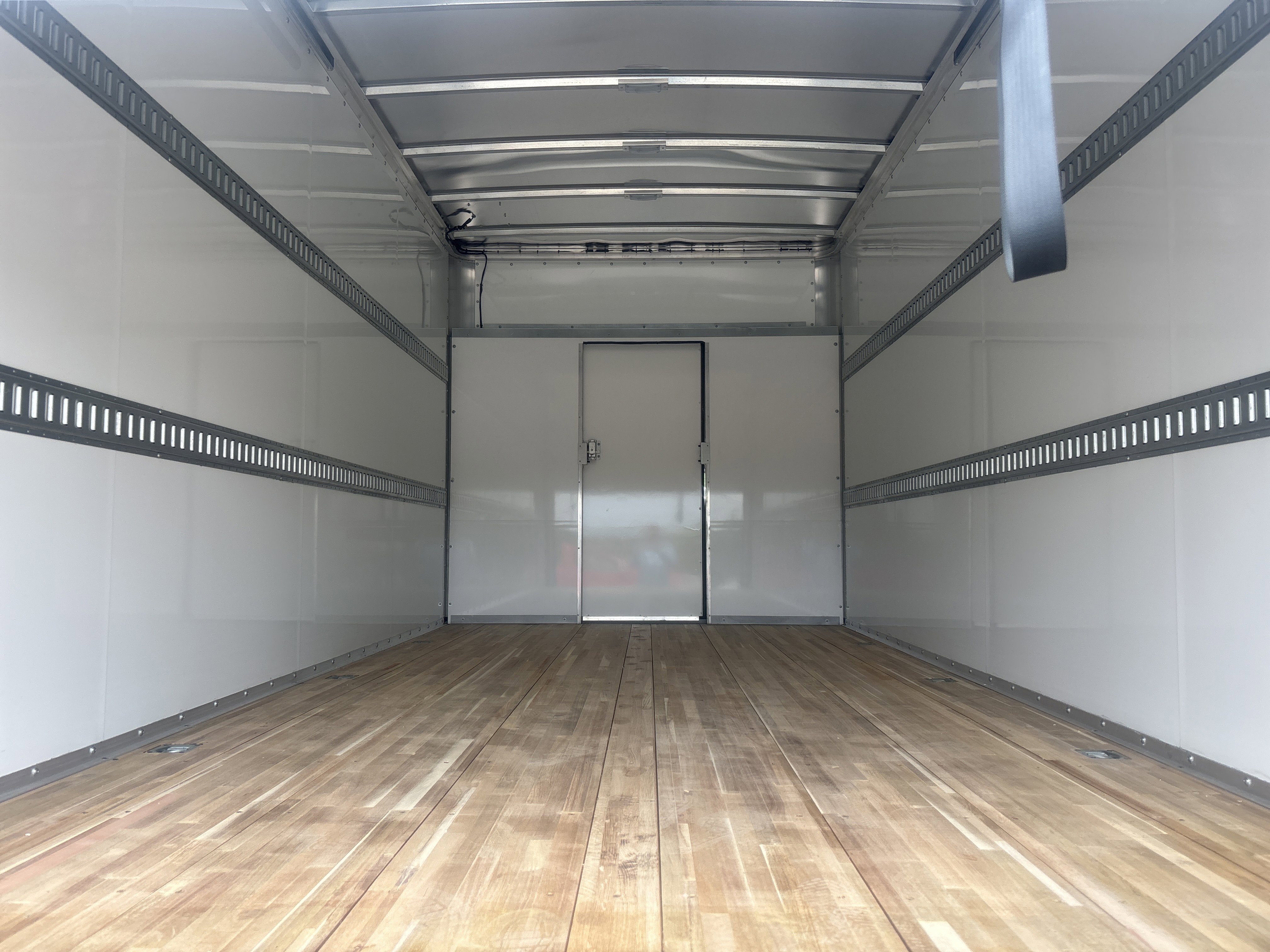 New 2025 Summit White Chevrolet 1WT image 3