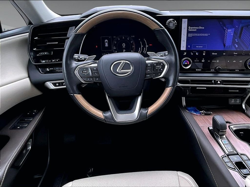 Used 2023 White Lexus 350 Premium image 17