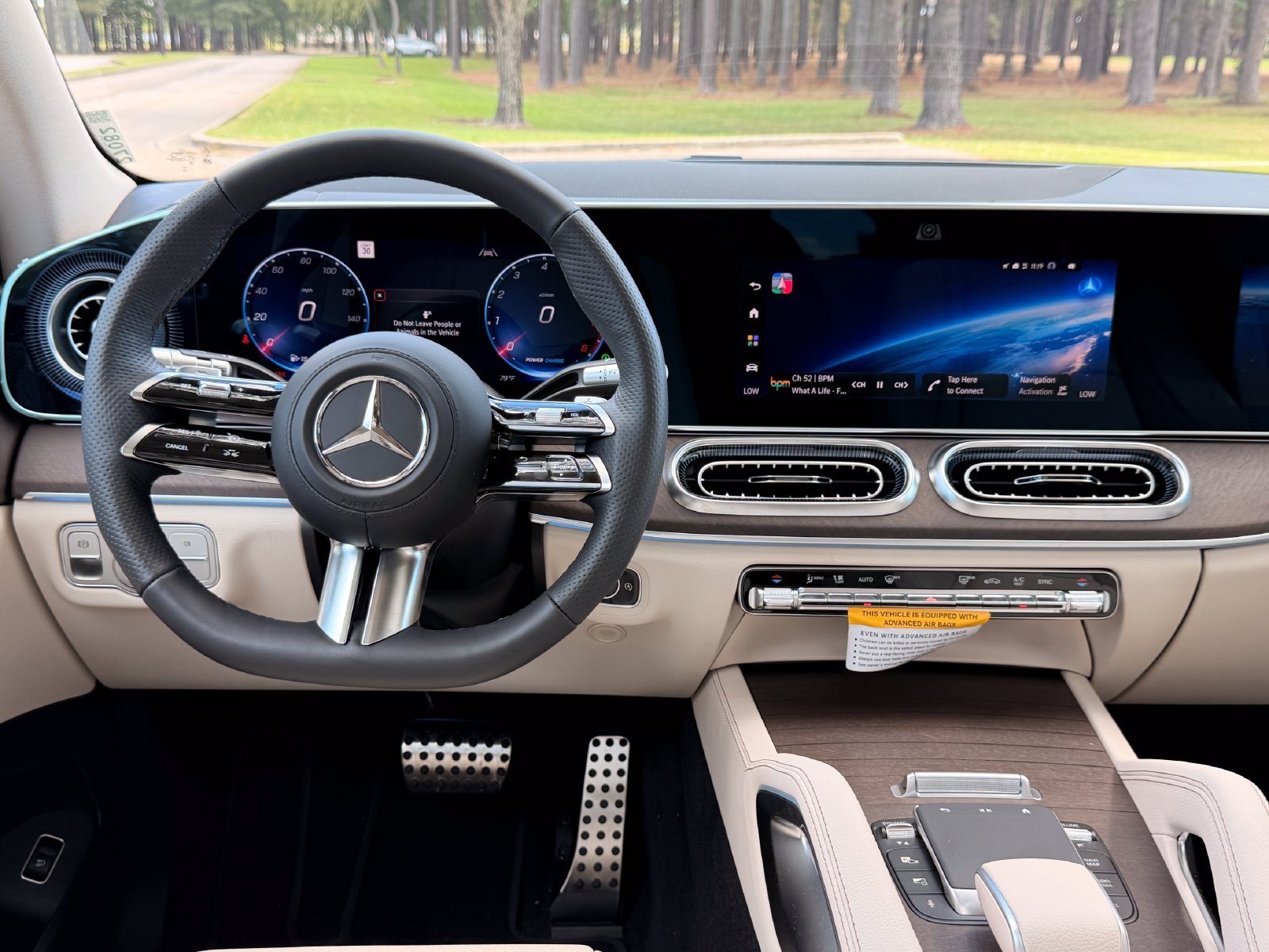 New 2027 White Mercedes-Benz GLS 450 image 3