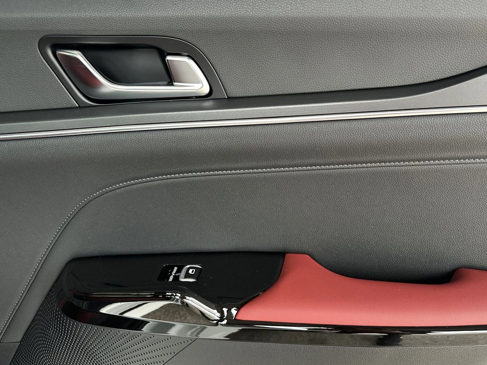 New 2026 Snow White Pearl Kia GT-Line FWD image 33