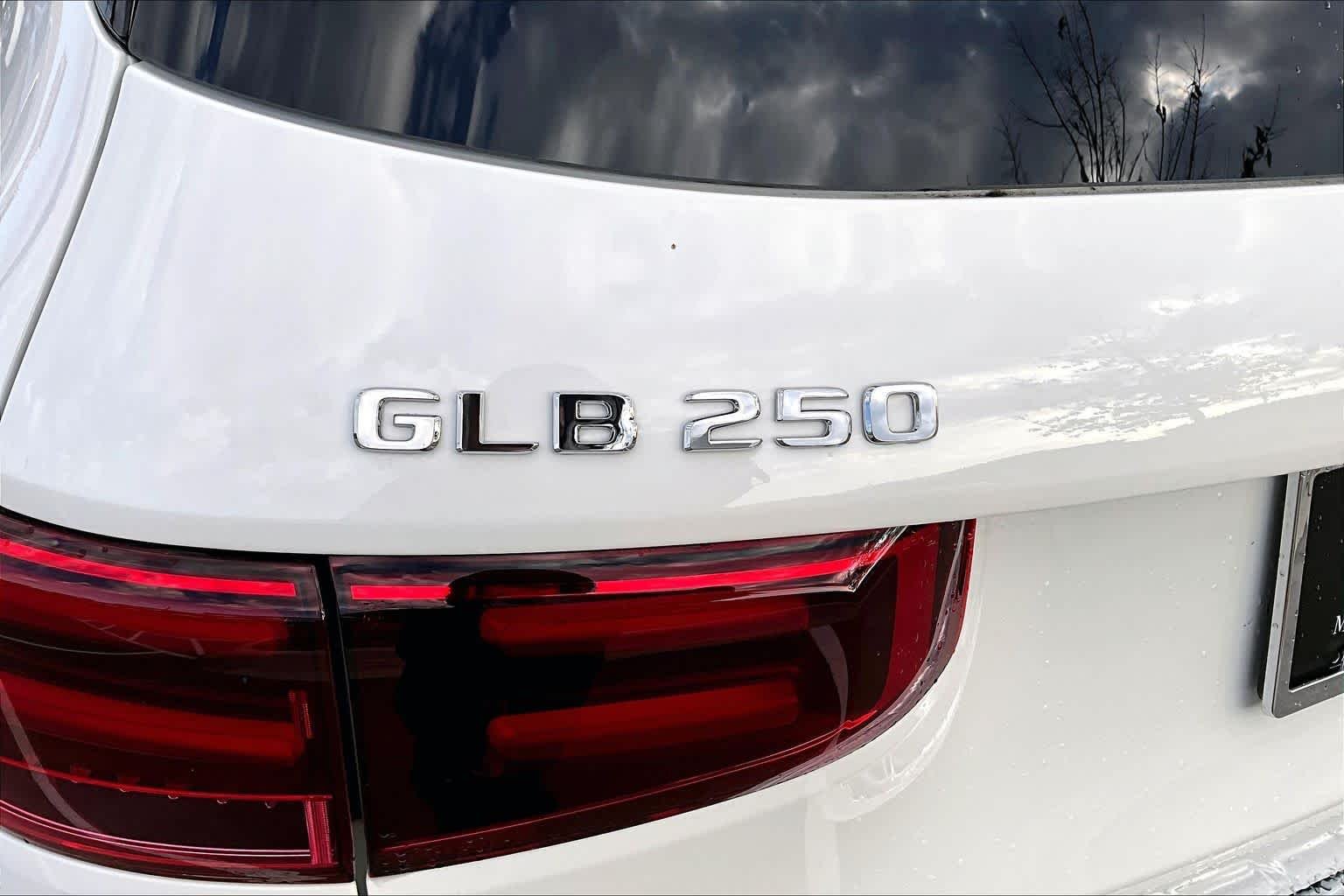 New 2026 Polar White Mercedes-Benz GLB 250 image 15