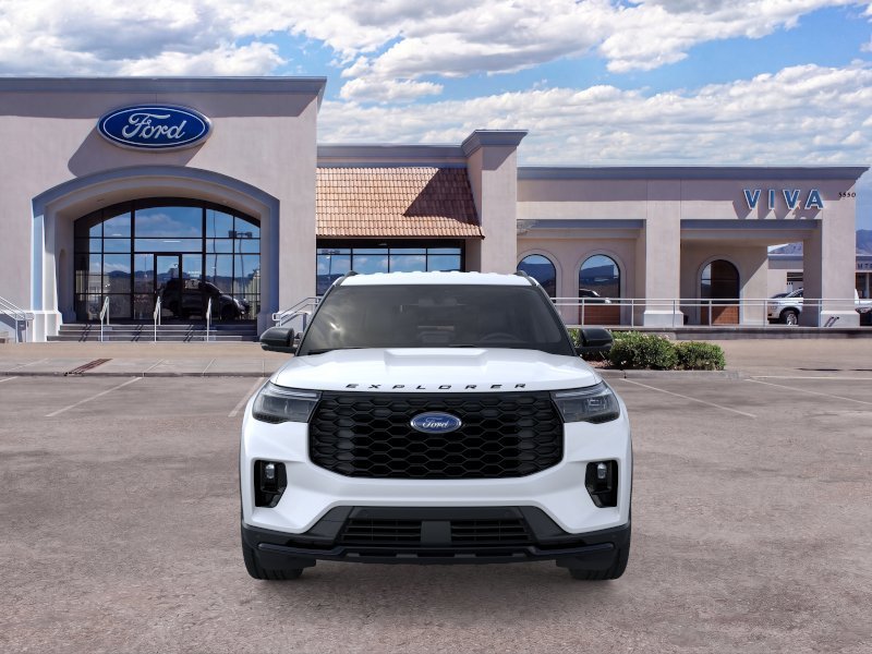 New 2026 Star White Metallic Tri-Coat Ford ST-Line image 6
