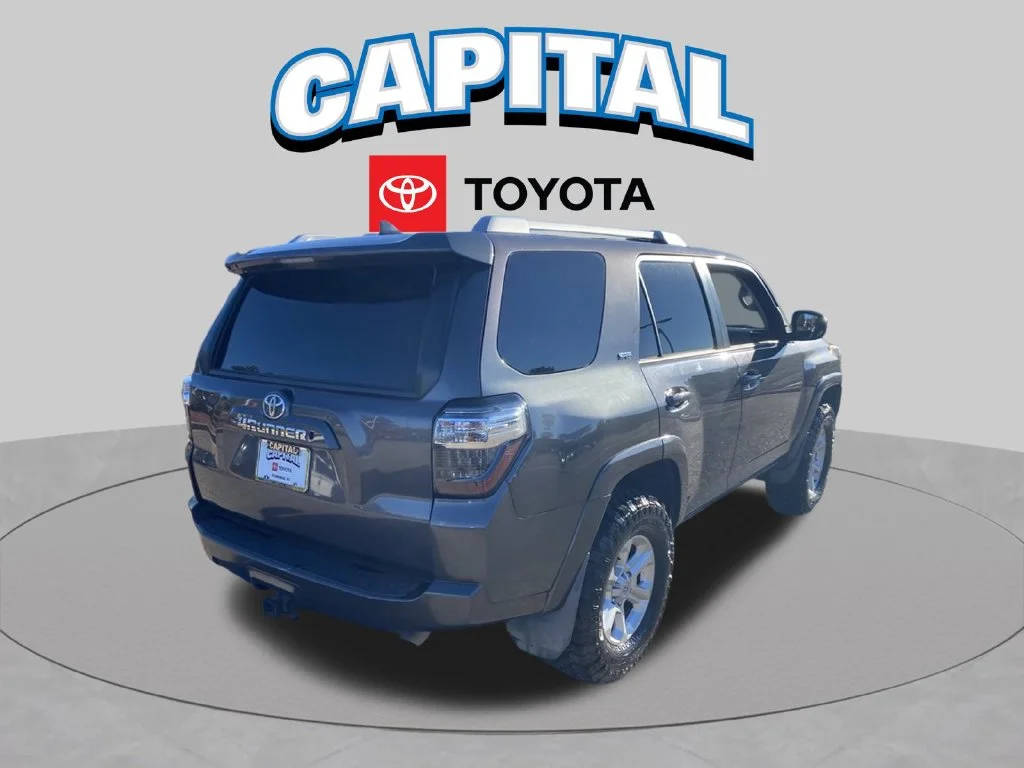 Used 2016 Gray Toyota SR5 image 13