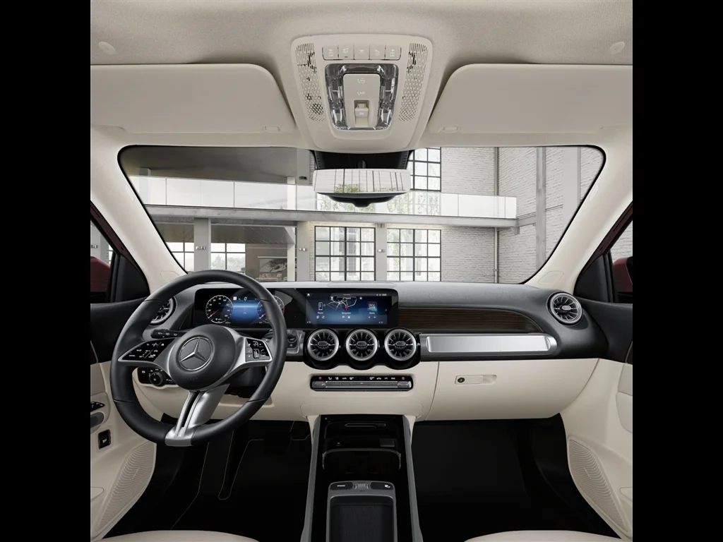 New 2026 Manufaktur Patagonia Red Metallic Mercedes-Benz GLB 250 4MATIC® image 42