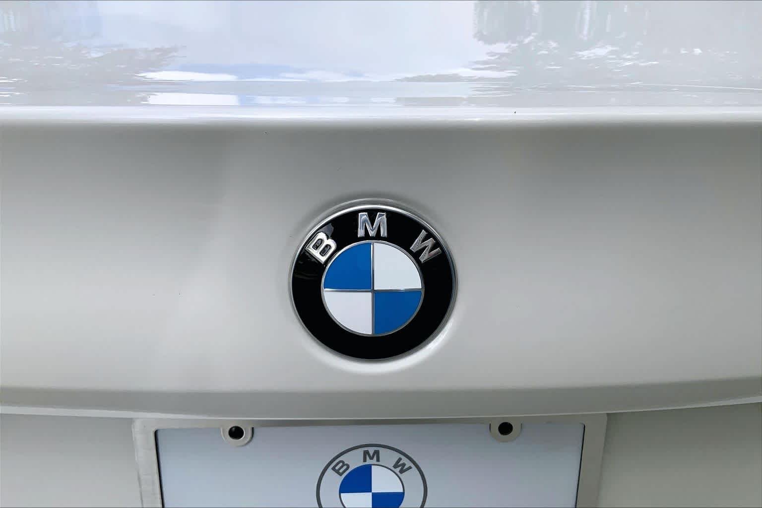 Used 2026 Mineral White Metallic BMW 530i xDrive image 30