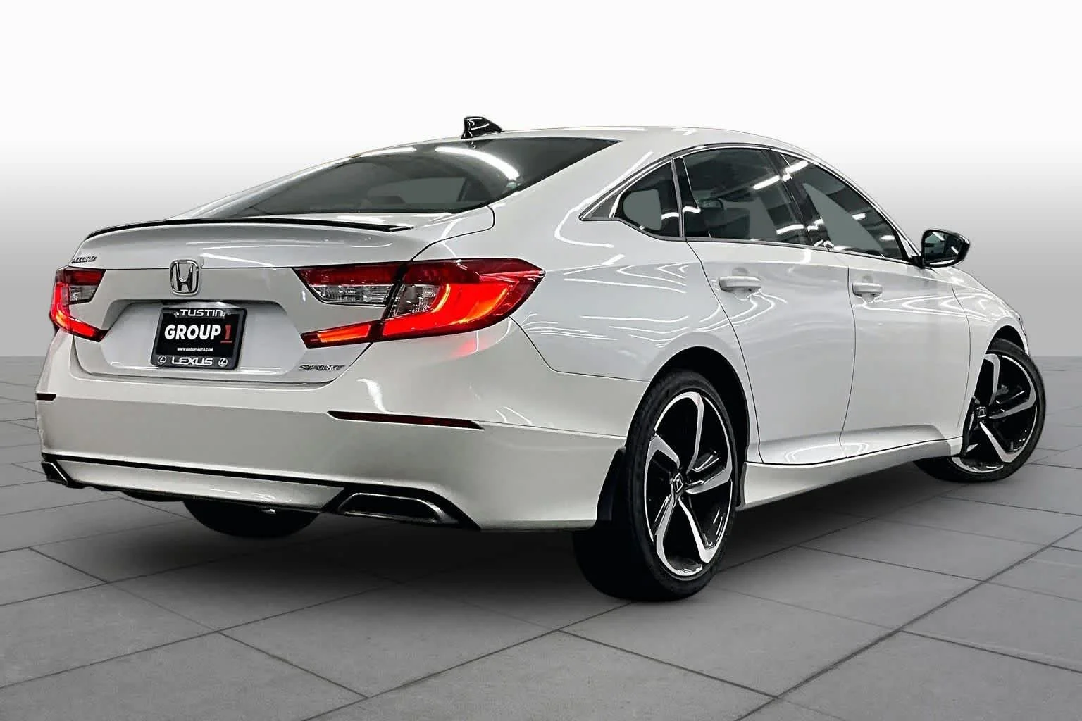 Used 2022 Platinum White Pearl Honda Sport image 13
