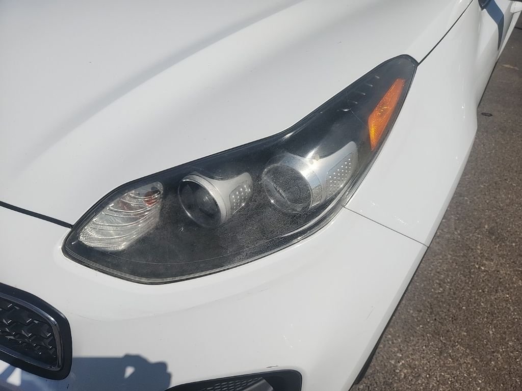 Certified Used 2019 White Kia LX image 4