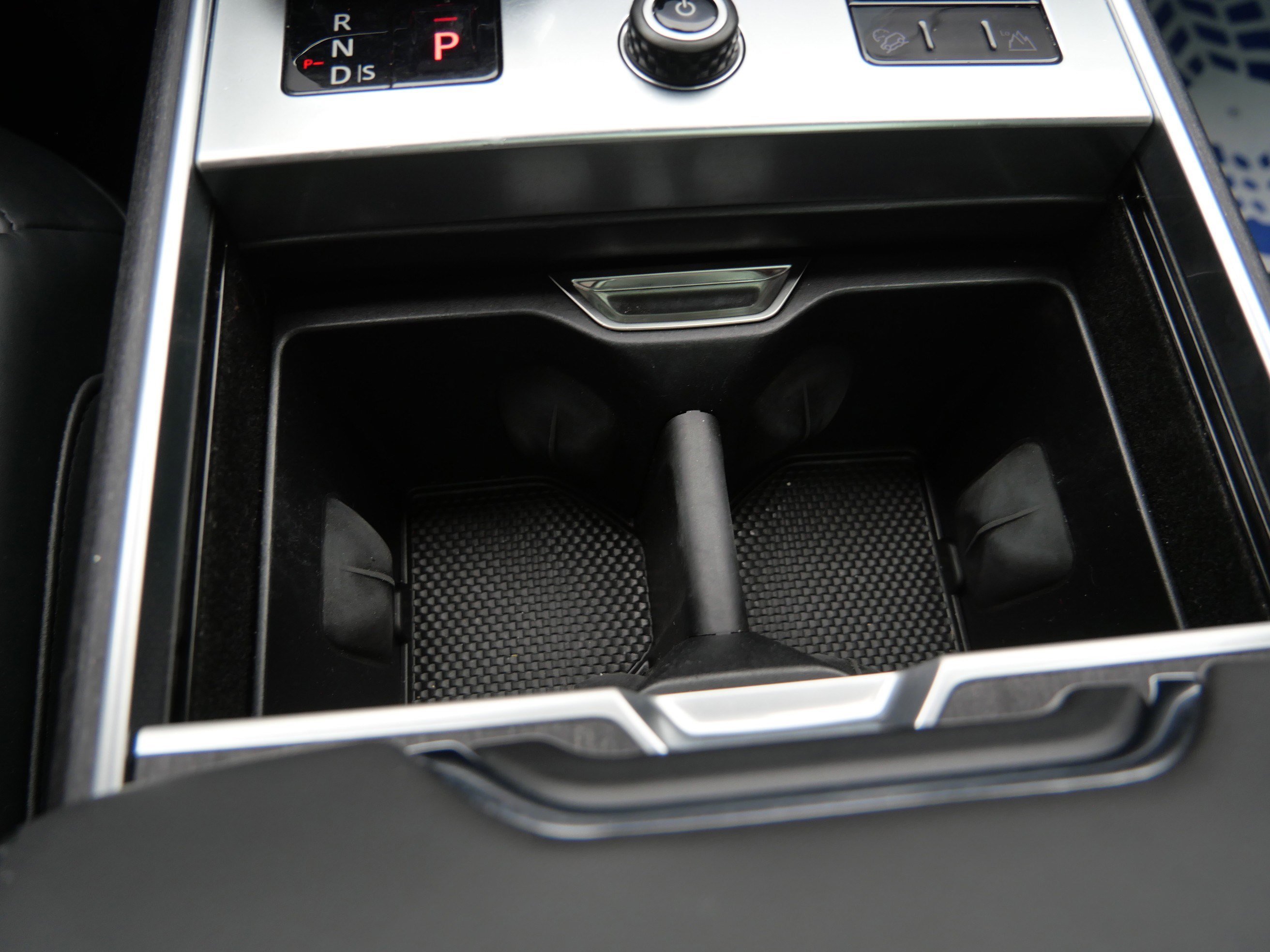 Used 2023 EIGER GREY Land Rover Autobiography image 20