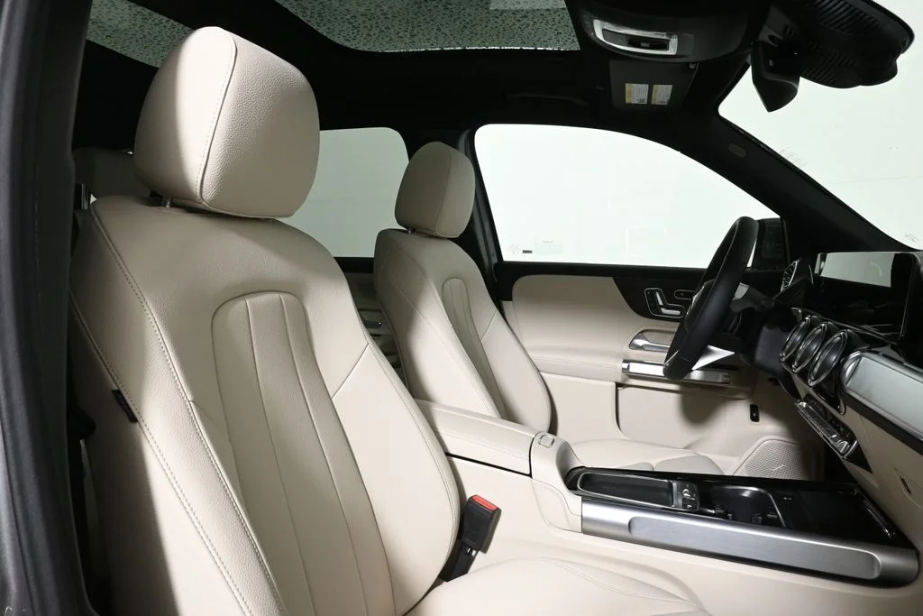 Used 2026 Gray Mercedes-Benz GLB 250 image 34