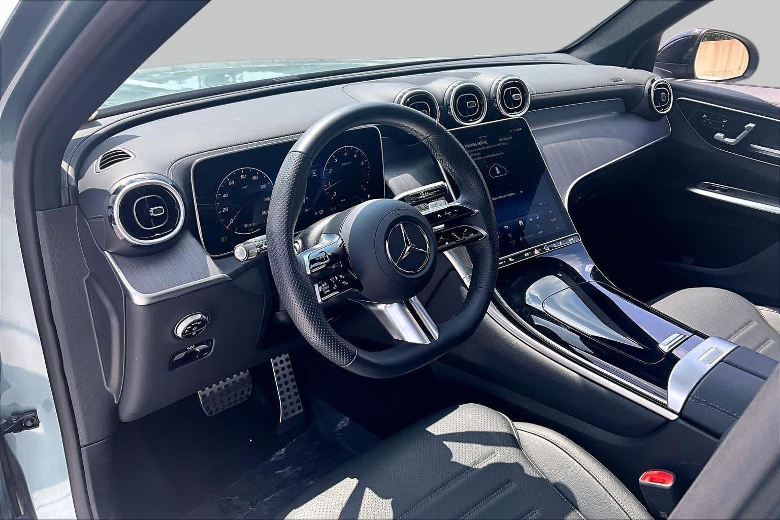 Used 2026 Verde Silver Metallic Mercedes-Benz GLC 300 image 17