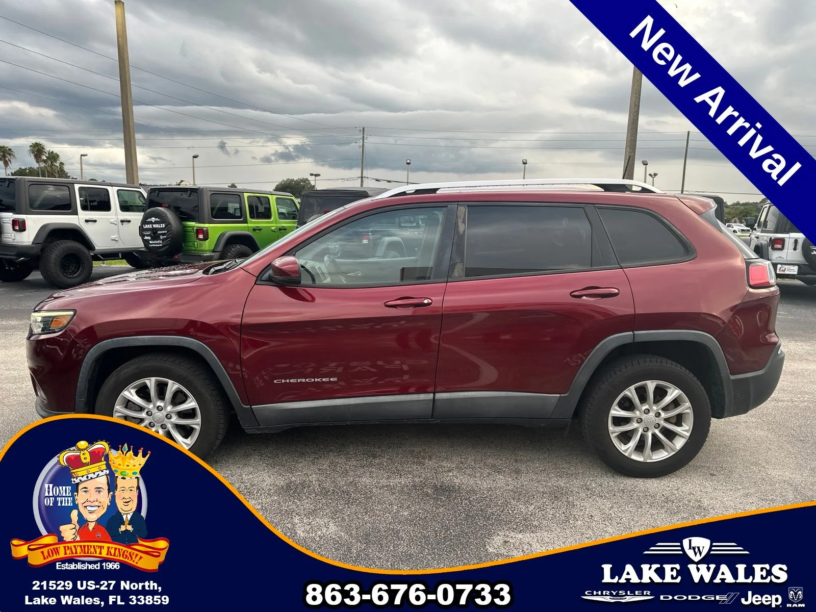 Used 2021 Red Jeep Latitude image 6