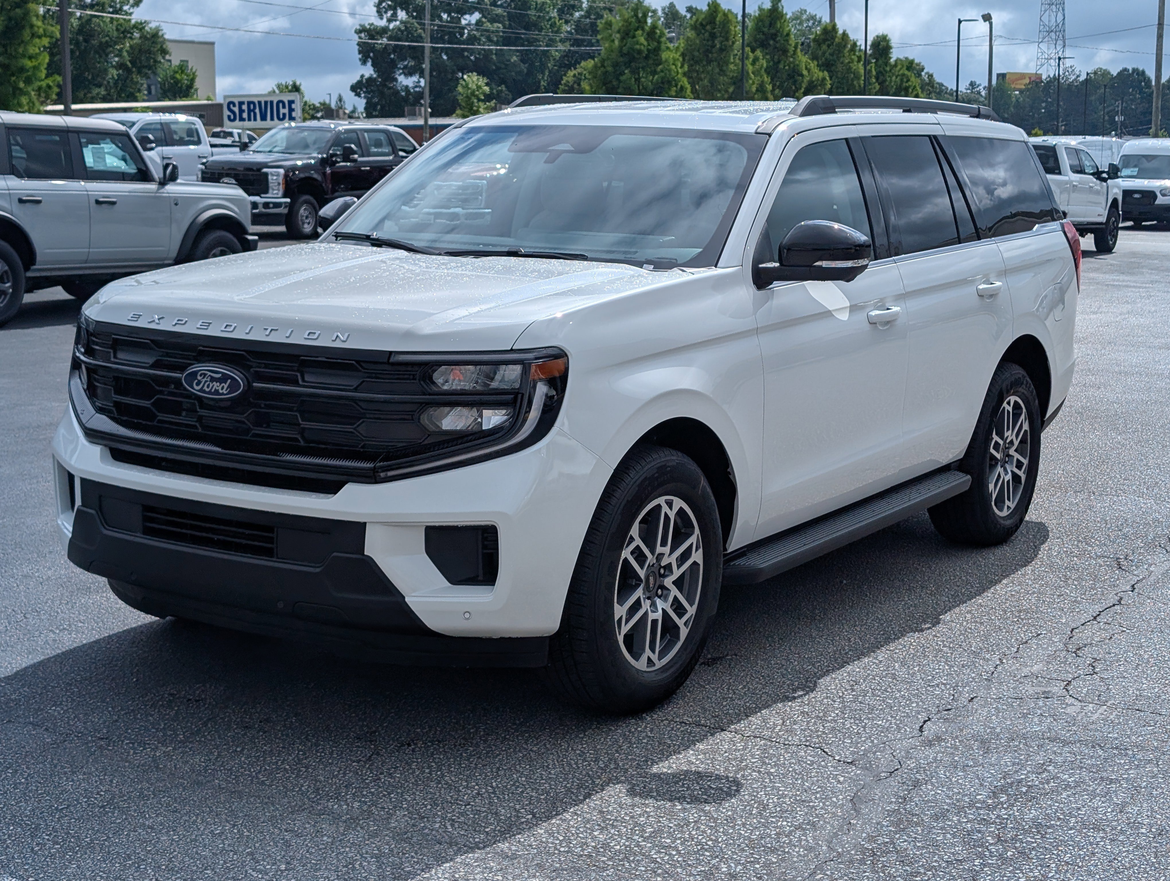 New 2026 Star White Metallic Tri-Coat FORD Active image 2