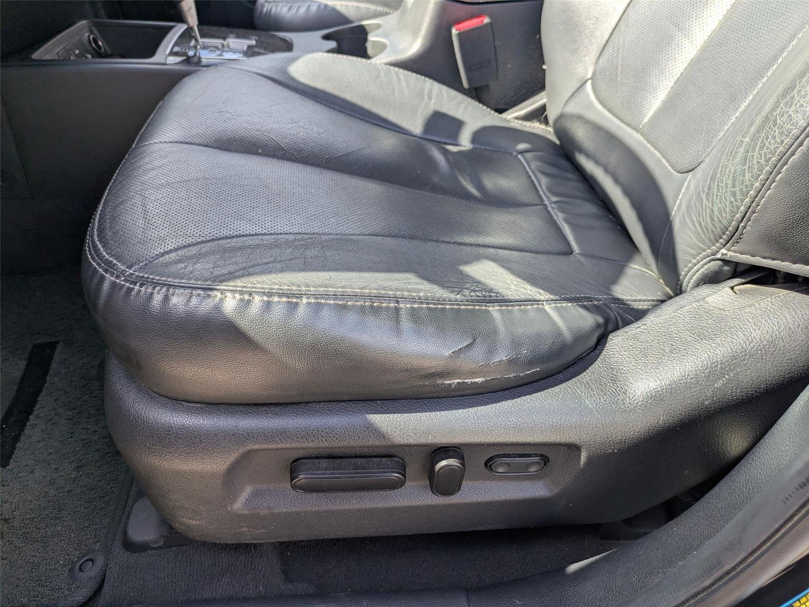 Used 2009 Ebony Black Hyundai Limited image 15