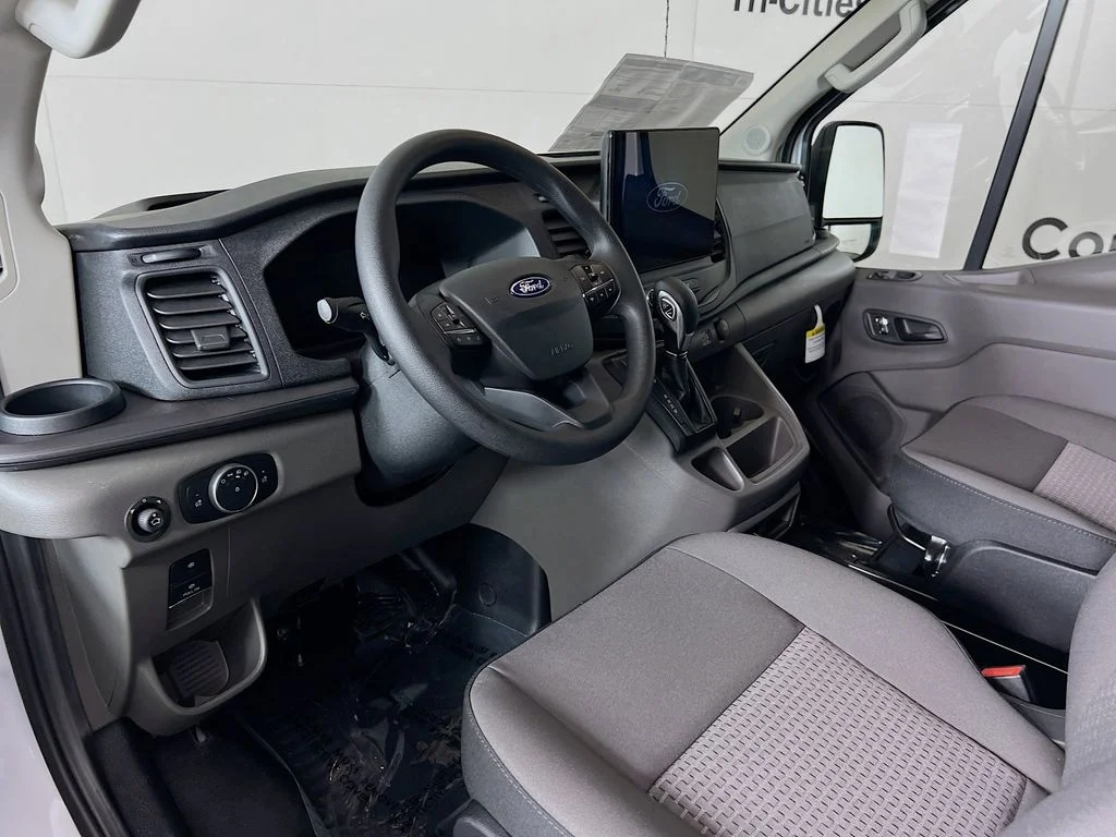 New 2026 Oxford White Ford Base image 3