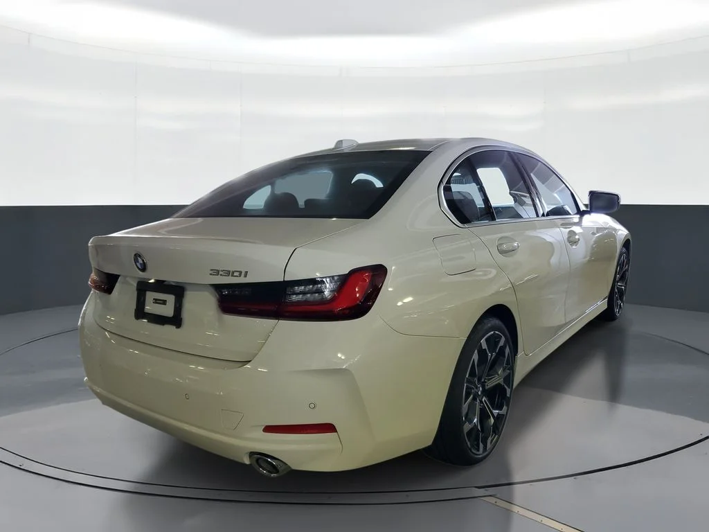 New 2026 White BMW 330i image 3