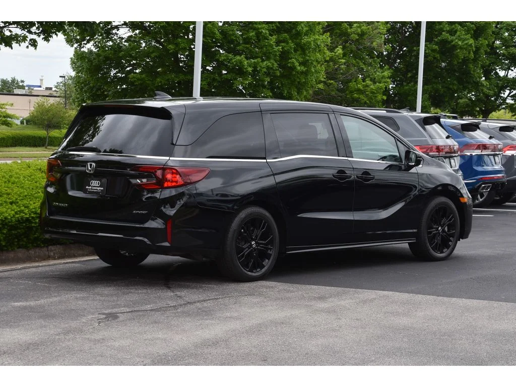 Used 2025 Blk Honda Sport-L image 4