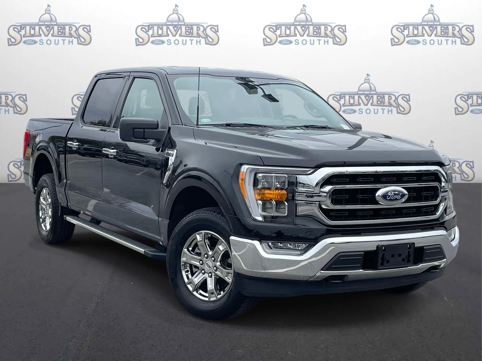 Used 2022 Black Ford XLT image 1