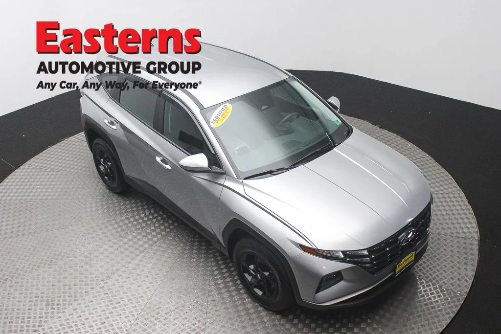 Used 2024 Silver Hyundai SE image 3
