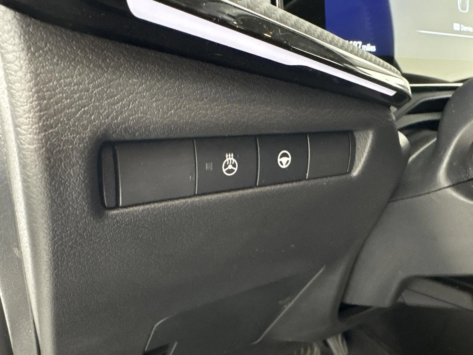Used 2025 Aspen White Tricoat Nissan SR image 7